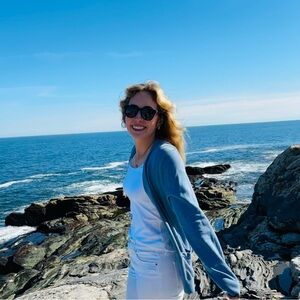 Meet your Posher, Laura